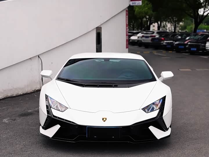 Фото 2 - Lamborghini Huracán