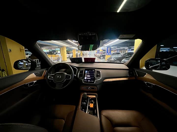 Фото 19 - Volvo XC90