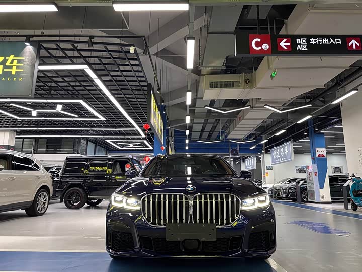 Фото 2 - BMW 7 Series