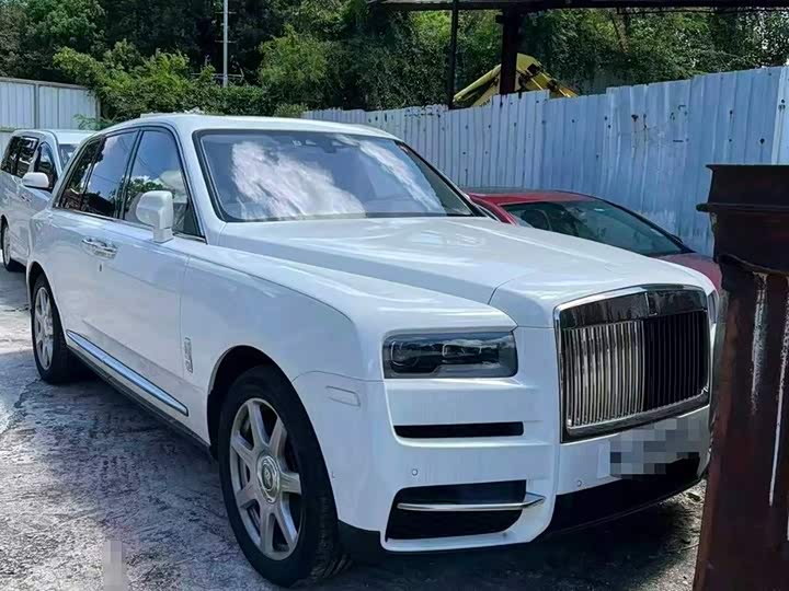 Фото 2 - Rolls-Royce Cullinan