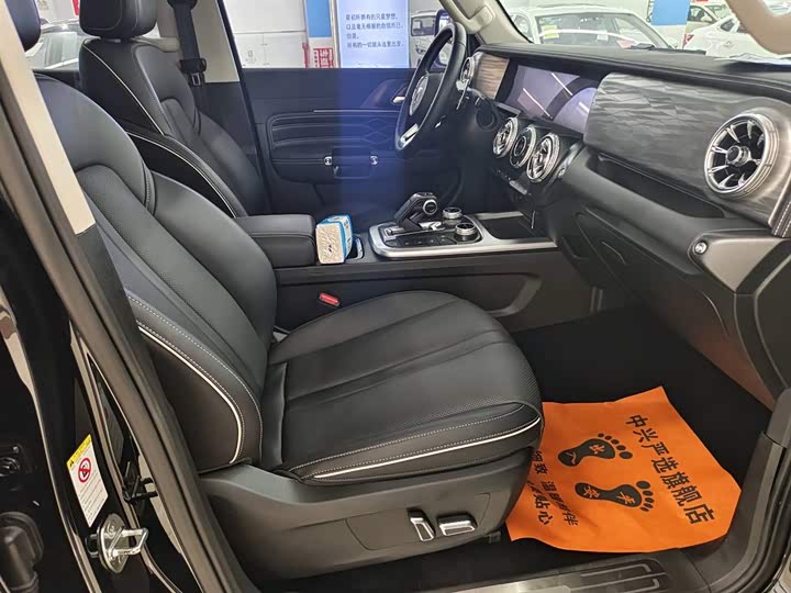 Фото 5 - Tank 300