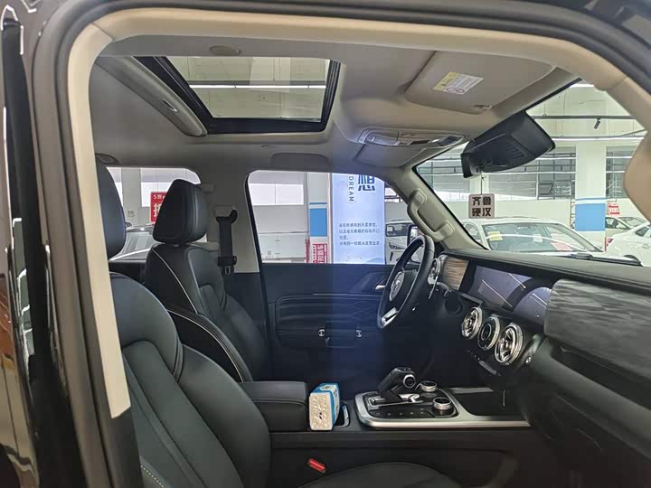 Фото 6 - Tank 300