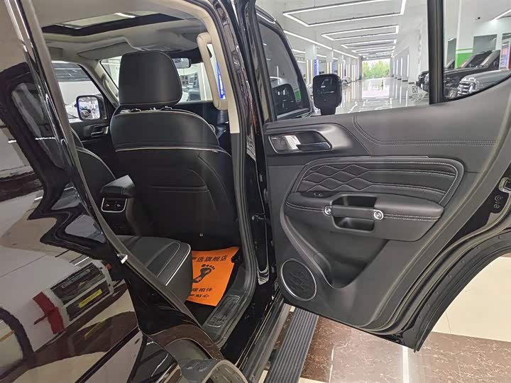 Фото 9 - Tank 300