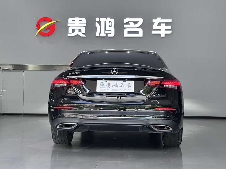 Фото 10 - Mercedes-Benz E-Class