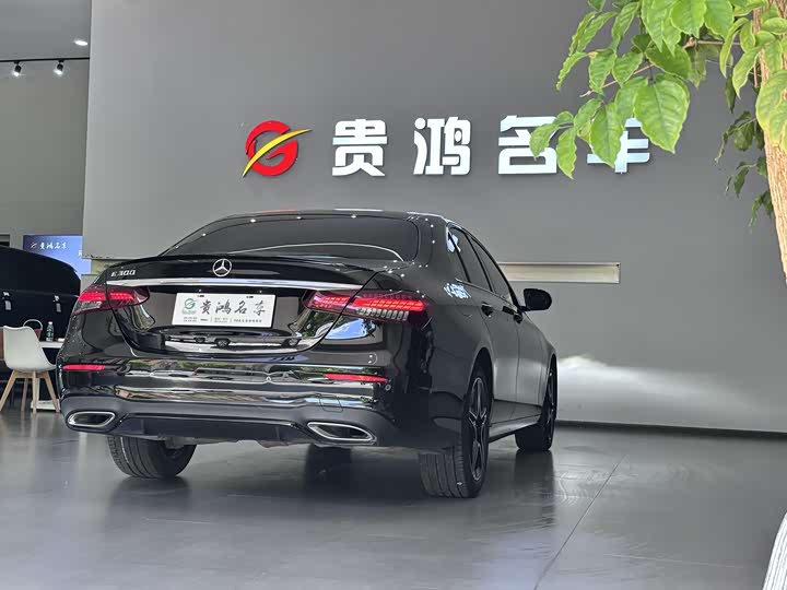 Фото 11 - Mercedes-Benz E-Class