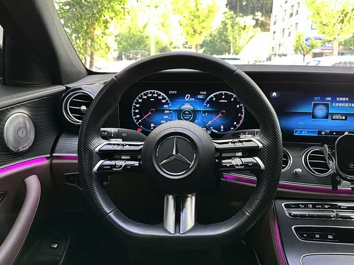 Фото 4 - Mercedes-Benz E-Class