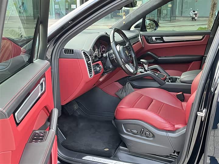 Фото 10 - Porsche Cayenne Hybrid