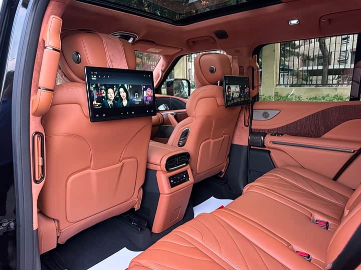 Фото 10 - BYD Yangwang U8