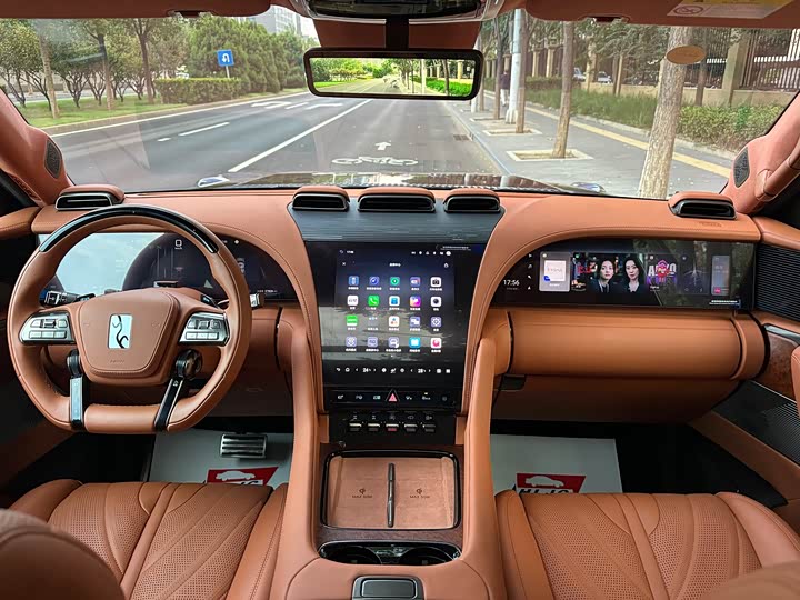 Фото 11 - BYD Yangwang U8