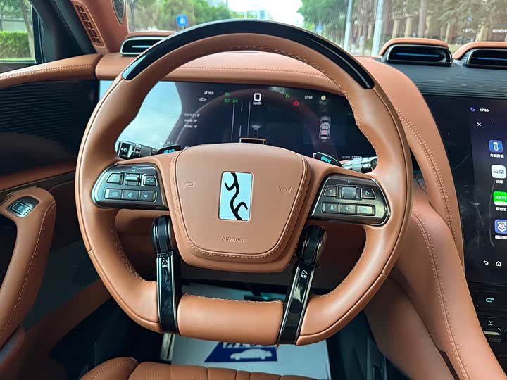 Фото 12 - BYD Yangwang U8