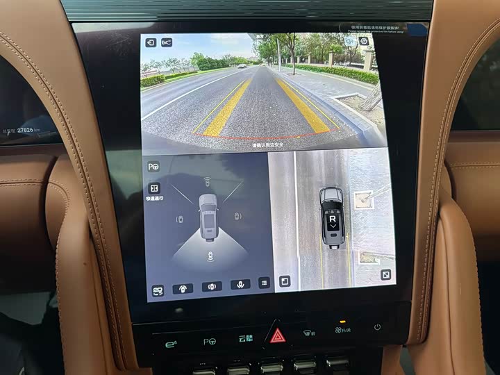 Фото 19 - BYD Yangwang U8