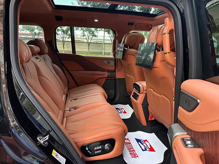 Фото 21 - BYD Yangwang U8