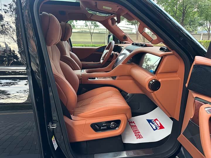 Фото 22 - BYD Yangwang U8