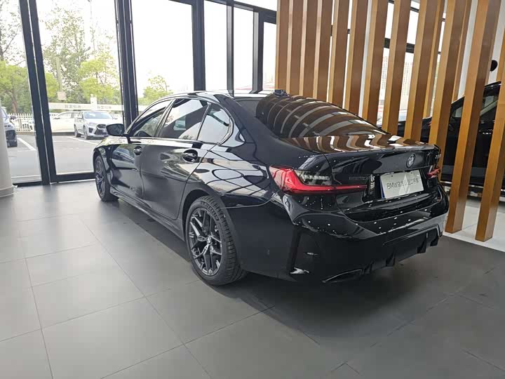 Фото 15 - BMW 3 Series