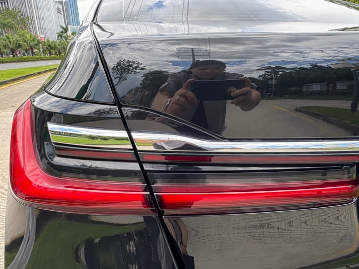 Фото 27 - BMW 7 Series