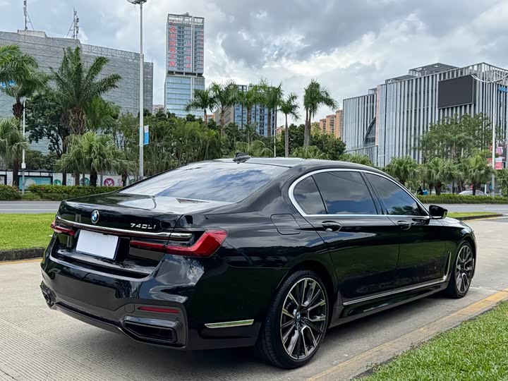 Фото 5 - BMW 7 Series