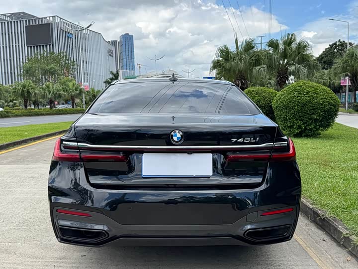 Фото 6 - BMW 7 Series