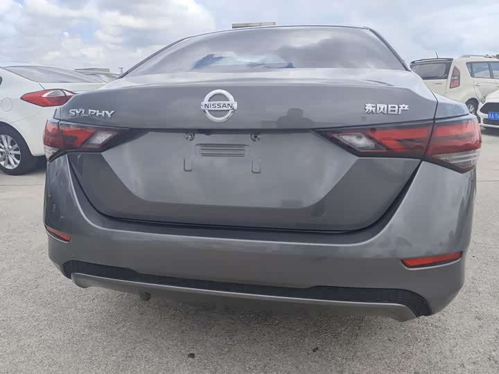 Фото 13 - Nissan Sylphy