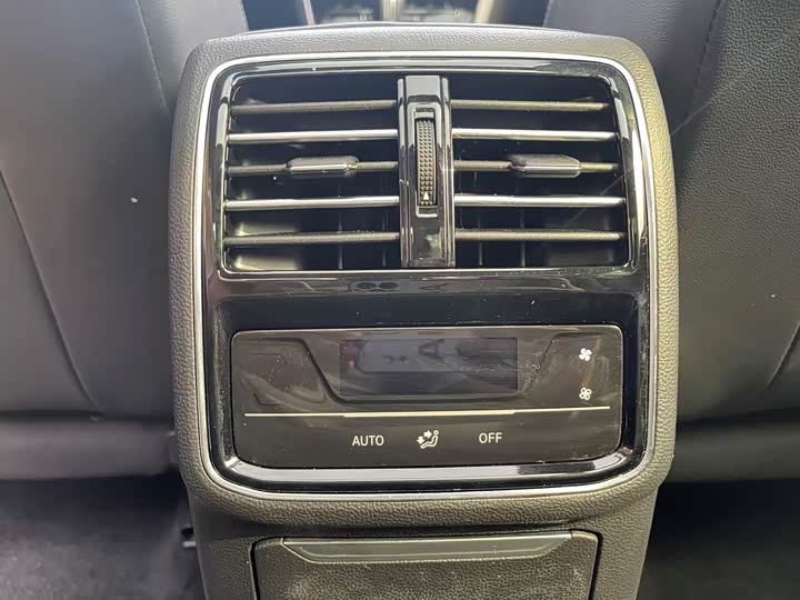 Фото 15 - Volkswagen Magotan