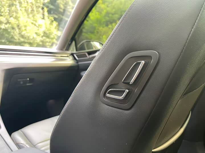 Фото 16 - Volkswagen Magotan