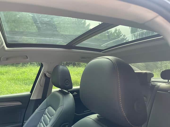 Фото 17 - Volkswagen Magotan