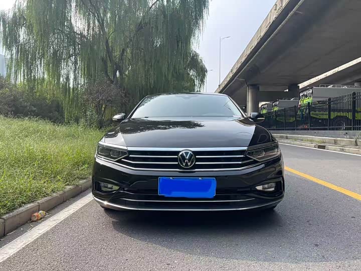 Фото 2 - Volkswagen Magotan