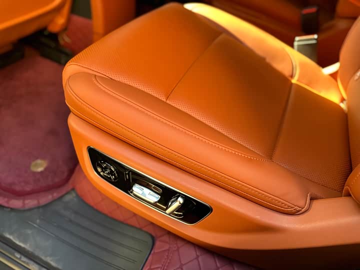 Фото 10 - LiXiang L8