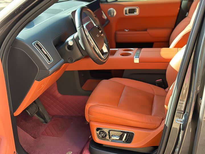 Фото 13 - LiXiang L8