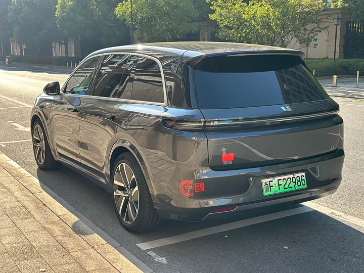 Фото 16 - LiXiang L8