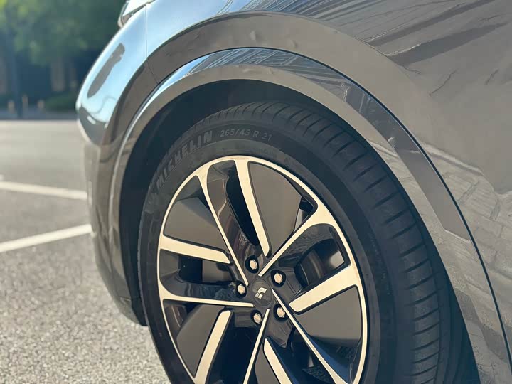 Фото 4 - LiXiang L8