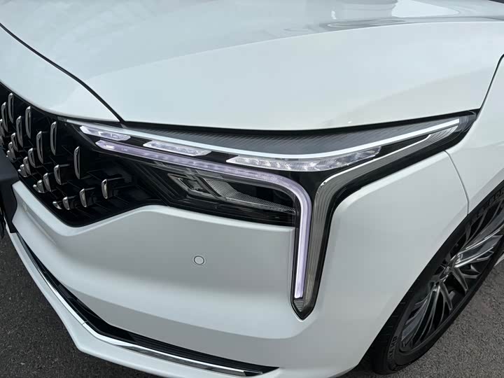 Фото 16 - Bestune B70