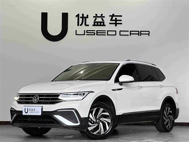 Фото 1 - Volkswagen Tiguan L Pro