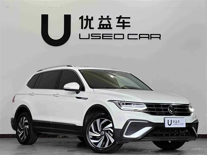 Фото 3 - Volkswagen Tiguan L Pro