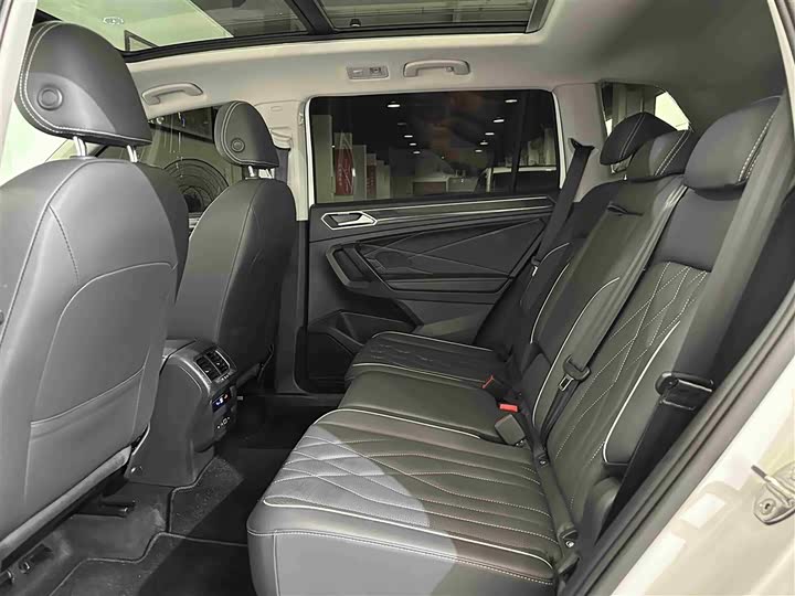 Фото 5 - Volkswagen Tiguan L Pro