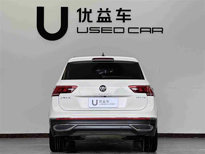 Фото 8 - Volkswagen Tiguan L Pro