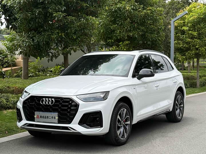 Фото 1 - Audi Q5L