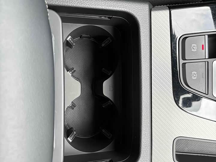 Фото 15 - Audi Q5L