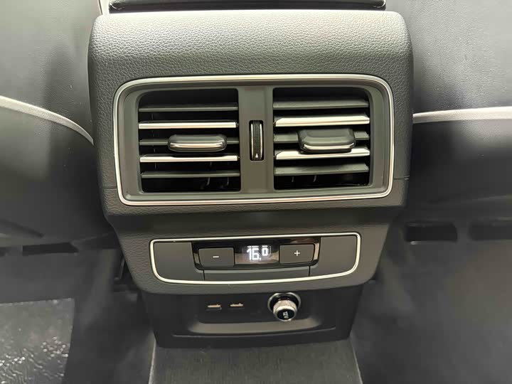 Фото 17 - Audi Q5L