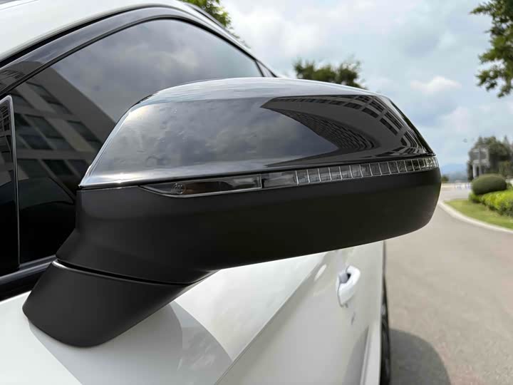 Фото 28 - Audi Q5L