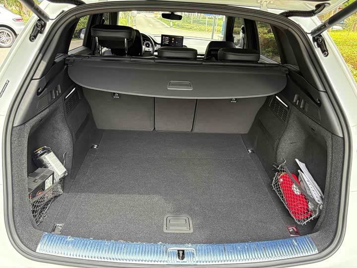 Фото 31 - Audi Q5L