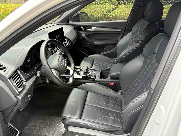 Фото 8 - Audi Q5L