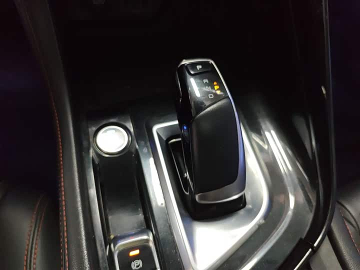 Фото 14 - Dongfeng Aeolus AX7