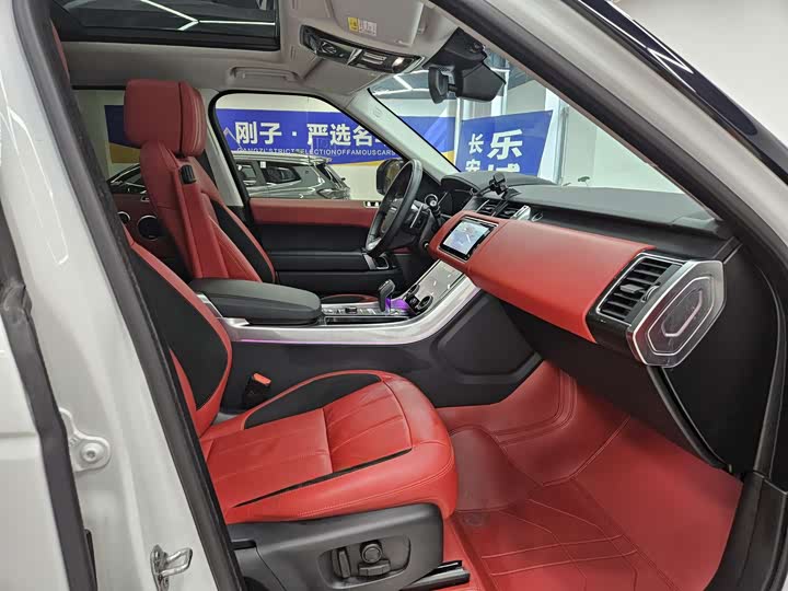 Фото 10 - Land Rover Range Rover Sport