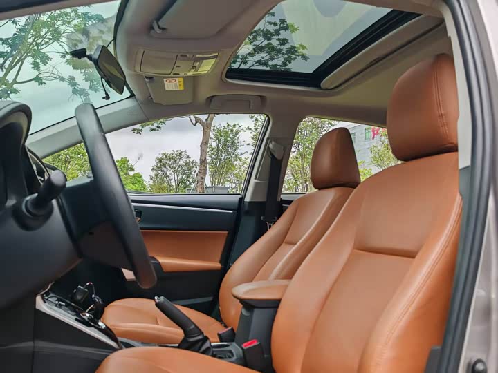 Фото 10 - Toyota Corolla Hybrid