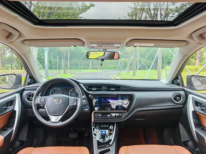 Фото 11 - Toyota Corolla Hybrid