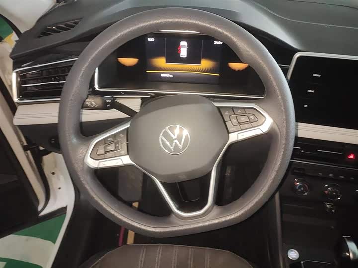 Фото 4 - Volkswagen Tiguan L Pro