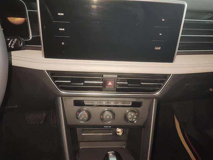 Фото 6 - Volkswagen Tiguan L Pro