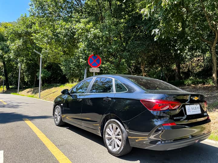 Фото 4 - Chevrolet Monza