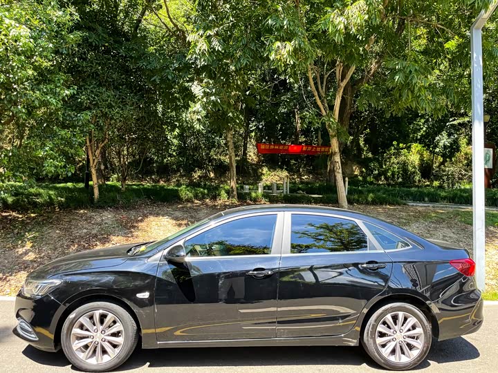 Фото 5 - Chevrolet Monza