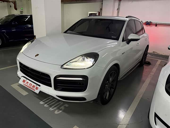 Фото 1 - Porsche Cayenne Hybrid